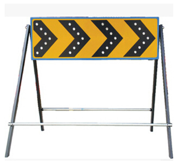 西安交通設(shè)施-太陽能導向標志牌